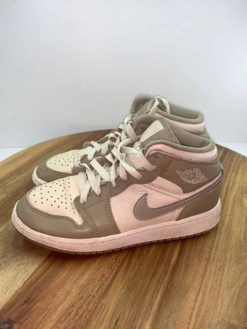 Nike Air Jordan 1 Mid GS Legend Brown Khaki Kids Size 3.5 Y HF4781-203 Sneakers - Picture 2 of 14